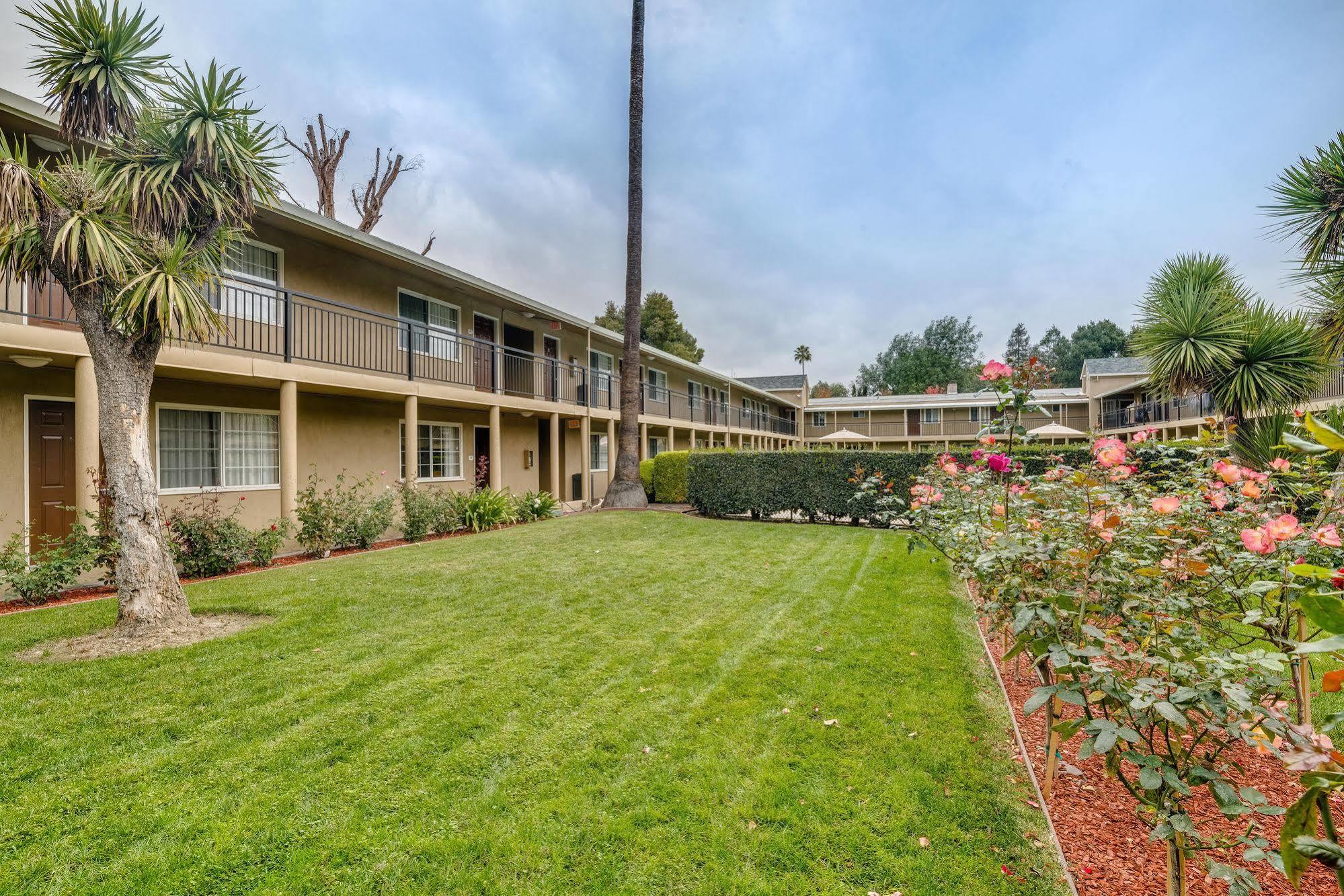 Rose Garden Inn - San Jose Airport Екстериор снимка